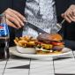 Neomezený bufetový brunch & živá hudba s burgery