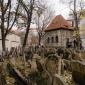 Po stopách pravěku v židovských náhrobcích