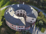Kultura Jižní Město: Chodovská tvrz