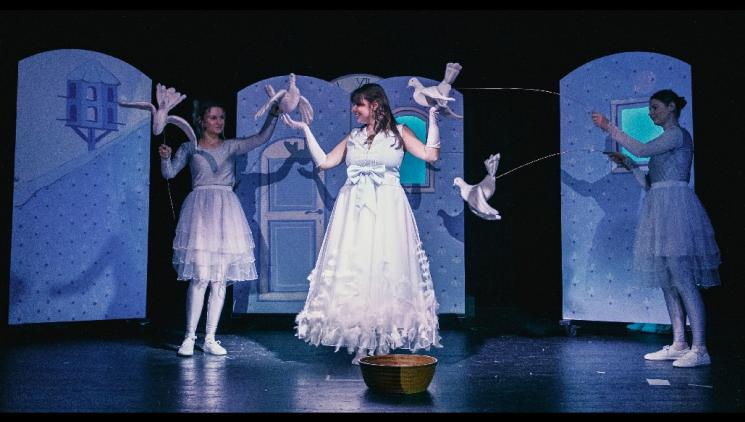 Vidět Popelku naživo? Ta nejkouzelnější letos ožívá v kladenském Divadle Lampion