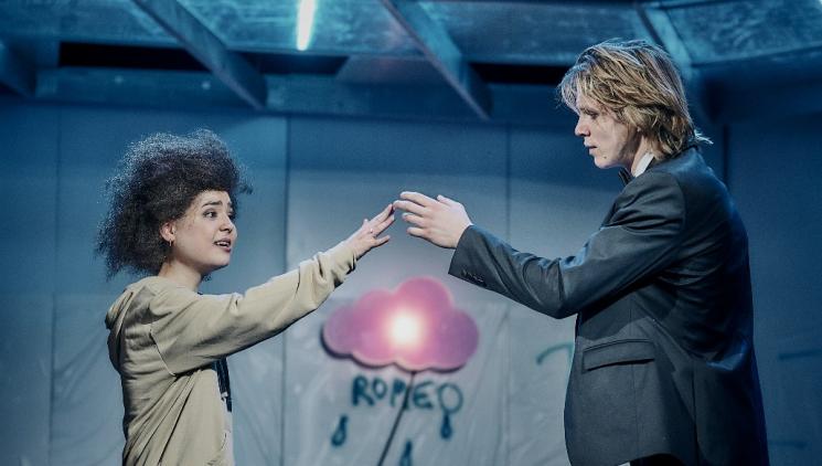 Piškula jako Romeo, Marečková jako Julie. Tragická láska z divadla ABC je na Dramoxu