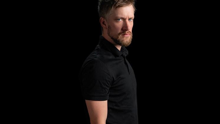 Světová stand-upová superstar Daniel Sloss se vrací do Prahy: Přiveze novou nekompromisní show BITTER