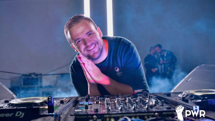 INTERVIEW: The head of housemagazine.cz talks about multi-genre, marketing for producers, and the future with AI.