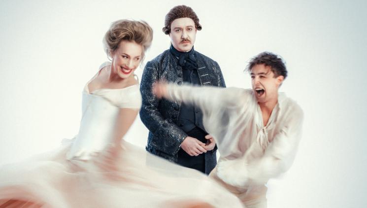 AMADEUS: Strhující příběh o setkání geniality a průměrnosti.