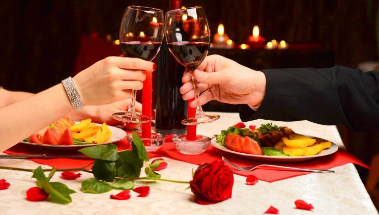 Valentýnské menu u Černého kohouta, párty v Epic, nebo film Gentlemani