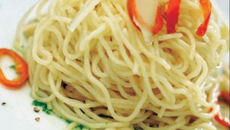 Špagety aglio olio e peperoncino
