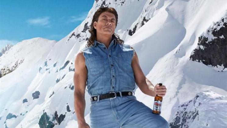 VIDEO: Jean-Claude Van Damme v další povedené reklamě oživuje osmdesátky