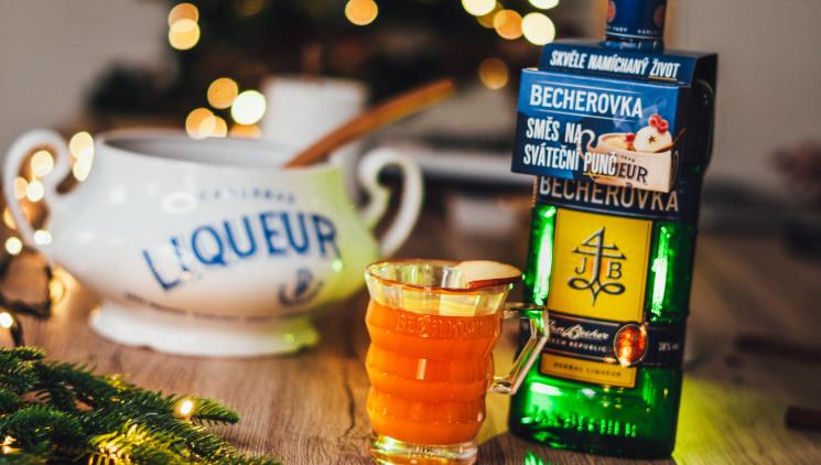 Užij si Návštěvnické centrum Becherovka plnými doušky s horkým punčem