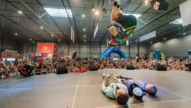 Bezva Fest poprvé pod střechou: třídenní festival v Praze ukázal nový směr rodinné zábavy. Nyní míří do regionů