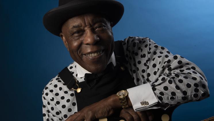 Bluesový král Buddy Guy, držitel osmi Grammy, vystoupí v rámci  rozlučkového turné 16. července v Praze