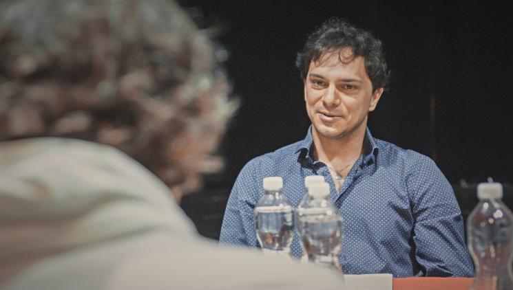 LÁSKA S CHUTÍ ŠŤOVÍKU A ŽIVOT V OFSAJDU. DIVADLO UVEDE KOMEDII Z FOTBALOVÉHO PROSTŘEDÍ