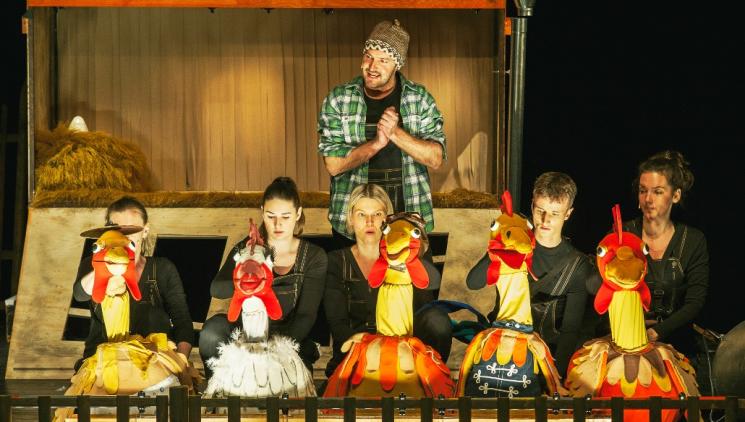 DO KLADNA ZA KOMEDIEMI, MUZIKÁLEM I LOUTKOVÝMI POHÁDKAMI