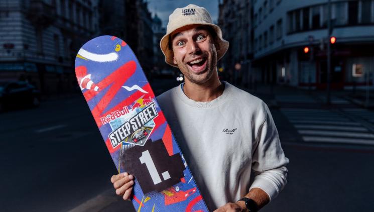 Extrémní skate závod Red Bull Steep Street se vrací do Prahy