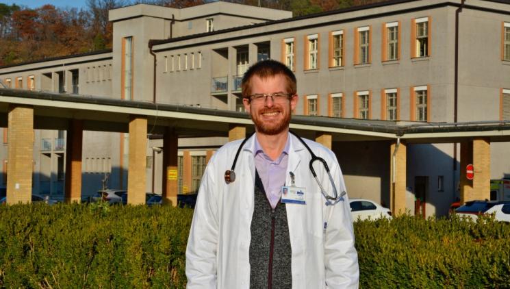 VÝPRAVA DO TAJEMNÉHO SVĚTA MIKROBŮ S PANEM DOKTOREM JIŘÍM VEJMELKOU