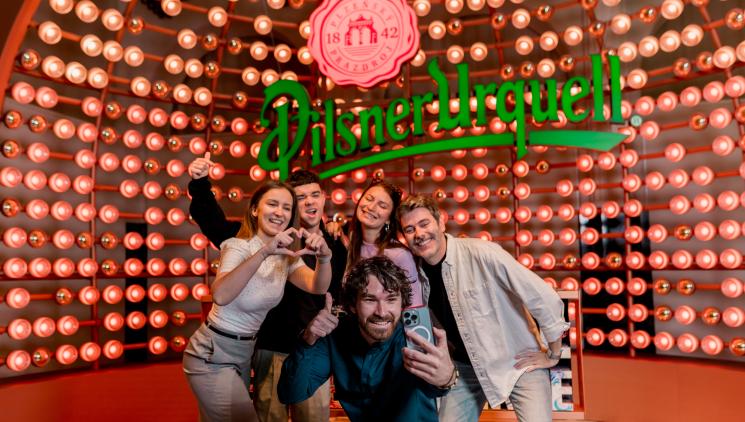 Jedinečná expozice Pilsner Urquell: The Original Beer Experience slaví 1. rok od svého otevření. Dostala se mezi 5 nejnavštěvovanějších turistických atrakcí v Praze