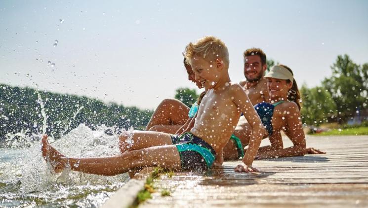 Léto u vody: Kde se vykoupat v Praze a jejím okolí? 