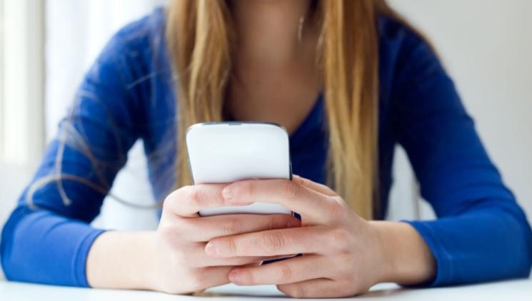 SMS platby 2026: jak rychle a bezpečně platit za kulturu, cestování i zábavu