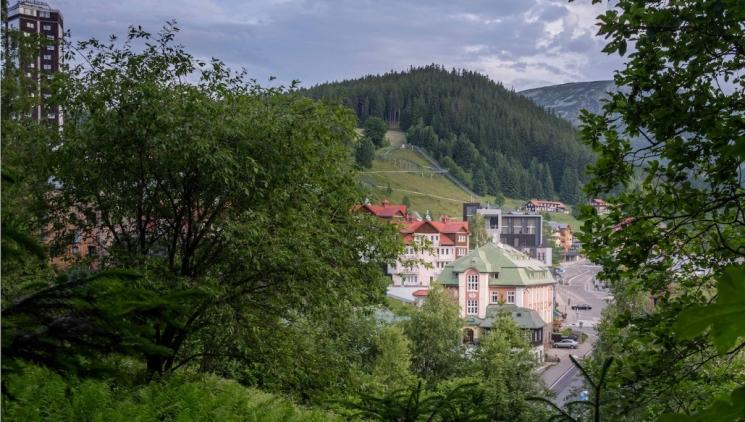 Jaro v Peci pod Sněžkou: Hotely lákají na klidné pobyty i firemní setkání