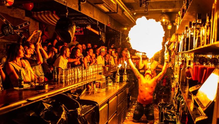 Harly's bar: a stylish spot in the city center worth visiting