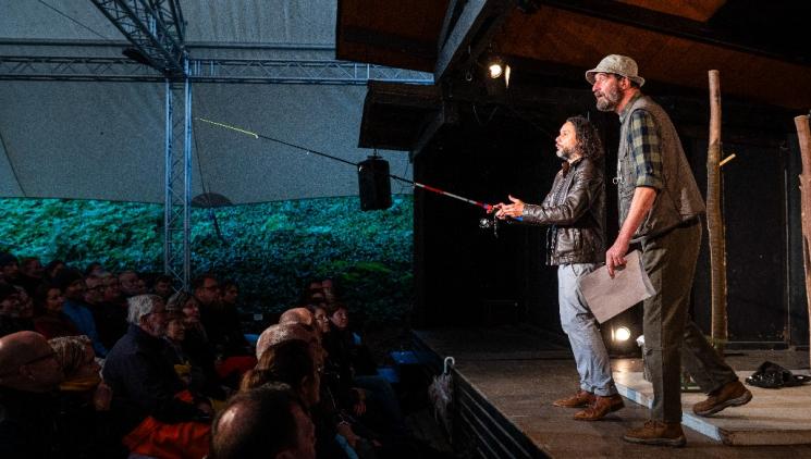 Nadělte blízkým Divadlo Ungelt! Nabízí nové předplatné, dárkové poukazy i Letní scénu 2026.