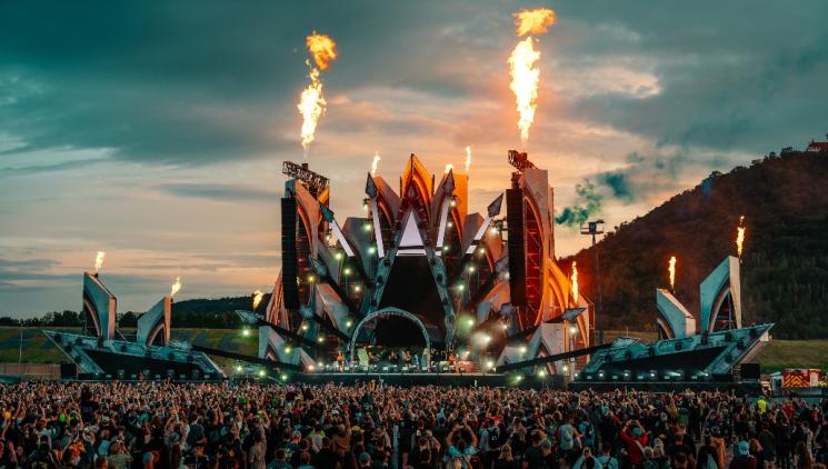 Chase & Status vystoupí na Let It Roll 2026! Festival s druhou fází programu potvrzuje nejsilnější lineup své historie