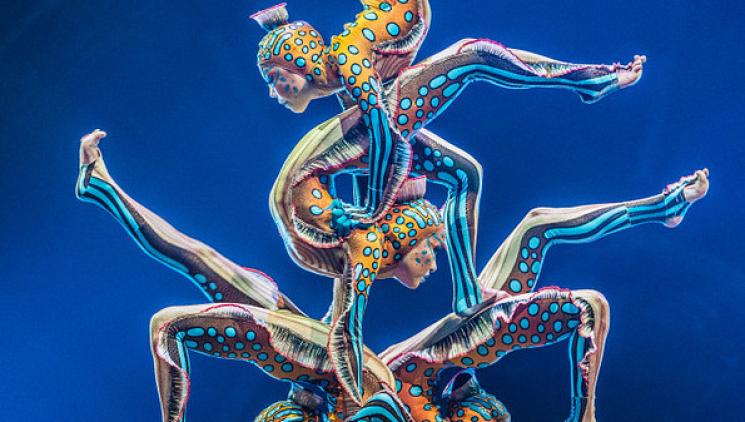 Cirque du Soleil zazáří už v září. Utečte do světa steampunku a zažijte show KURIOS pod střechou velkého šapitó.