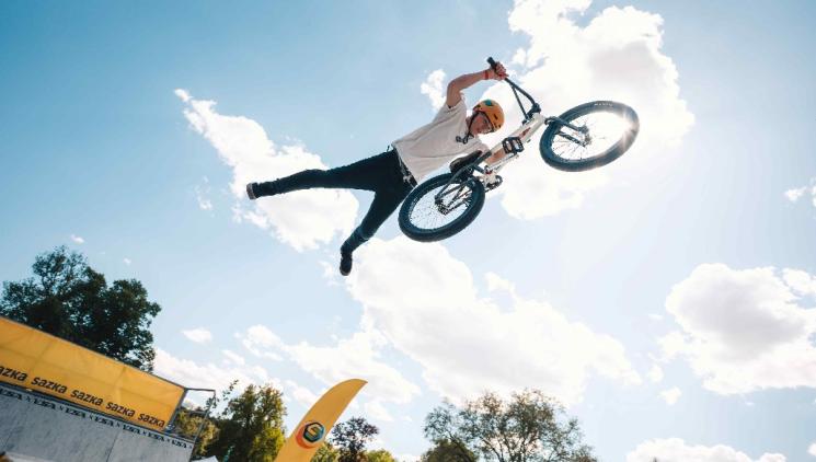Prague Bike Fest nabídne freestyle i skoky z osmi metrů. Program láká milovníky adrenalinu i rodiny s dětmi