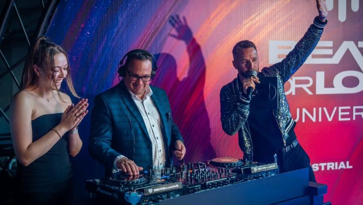 Beats for Love plní sny: Nejdražší program v historii a technologické novinky, které Česko ještě nezažilo