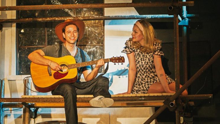 MUZIKÁL REBELOVÉ PŘILÁKAL DO KLADNA I FINALISTKU SUPERSTAR A PEROUTKU