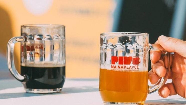 Festival Pivo na Náplavce představí už tento týden40 minipivovarů