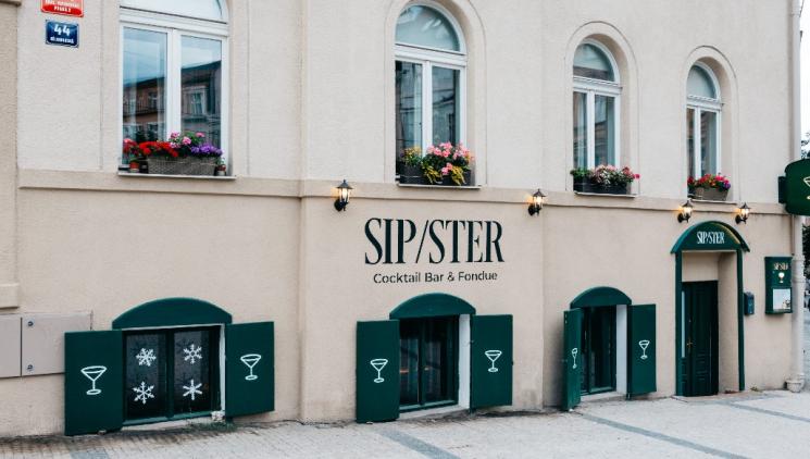 Sipster Bar na Vinohradech spojuje autorské koktejly s nečekaným fondue