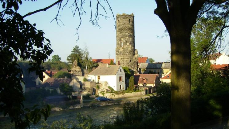 Hrad Jenštejn: tajemná gotická zřícenina nedaleko Prahy