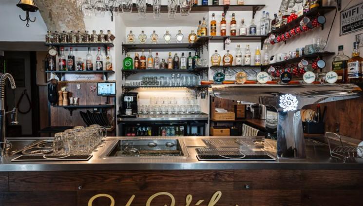 At Váhy: a Smíchov inn where tradition truly carries weight.