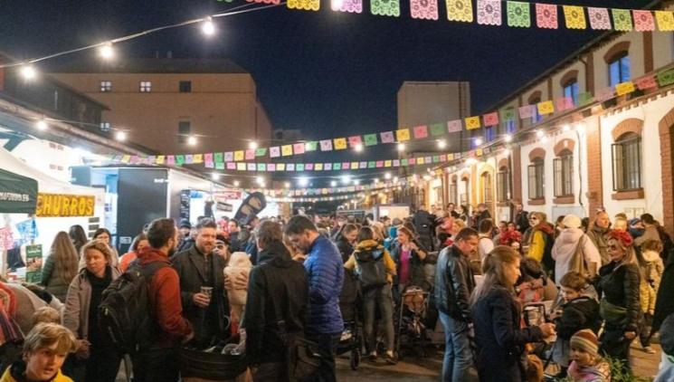 Día de Muertos zaplní Holešovickou tržnici. Od oběda po mariachi a dětský karneval