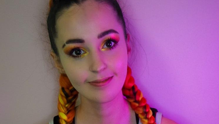 Tatérka Viktorie: Šiju, šiju si do kůže