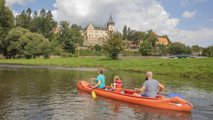 VYPLUJ Z MĚSTA NA VODU a objev řeky středních Čech