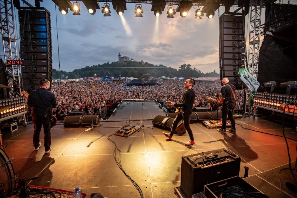 chinaski-na-festivalu-hrady-cz-lr.jpg