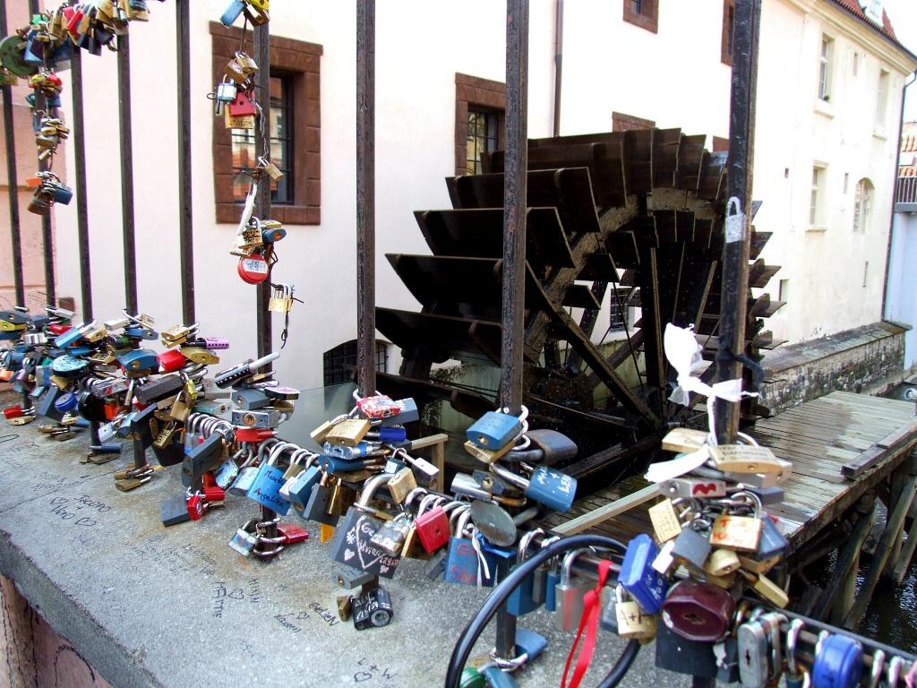 img00004.jpg