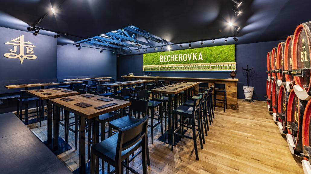 visitor-centre-bar-area-navstevnicke-centrum-bar.jpg